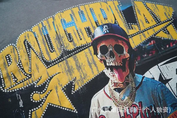 Design Roughplay Stay Young Wild And Free Graphic T-Shirt Off-White T-Shirts - 12