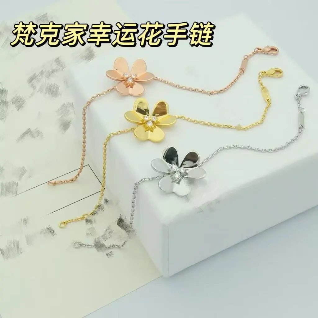 Van Cleef & Arpels Alhambra Four-Leaf Clover Rose Gold Diamond Bracelet Jewelry - 3