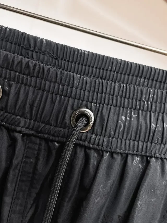 Moncler Shorts M242 logo-print drawstring product detail image 13