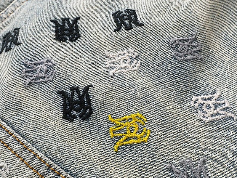 Design Floral Embroidered Flared Jeans Light Wash - 22