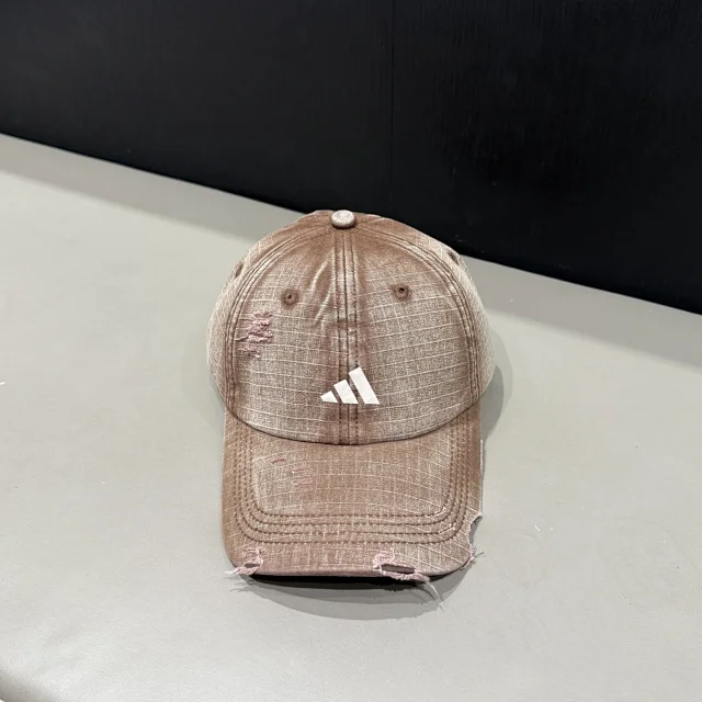 Miu Hats Distressed Logo Baseball Cap product detail image 16