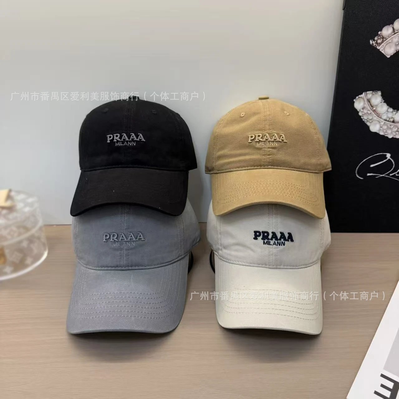 PRAAA Milan Black Be