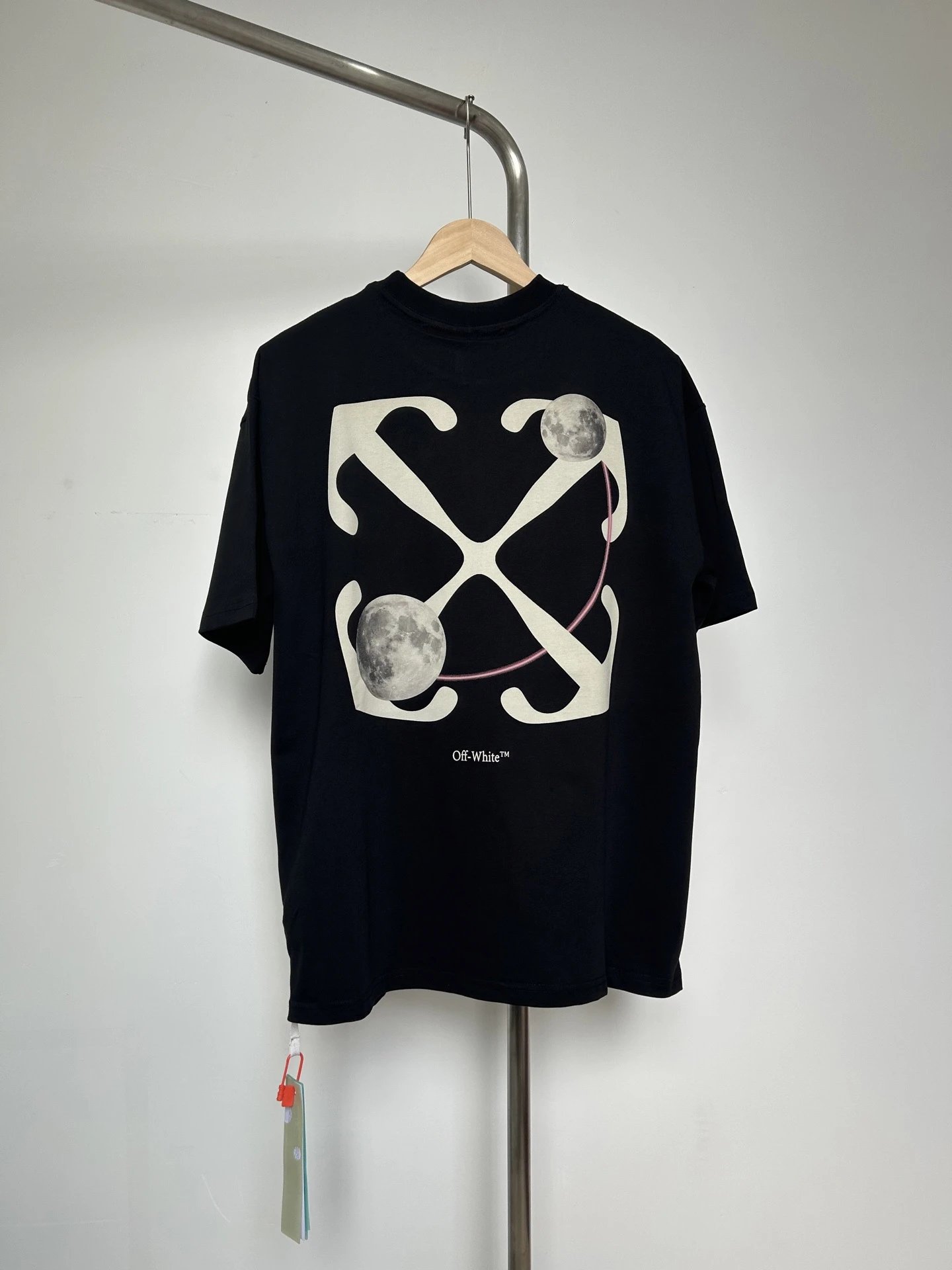 Off-White Arrow Print T-Shirt Black - 48