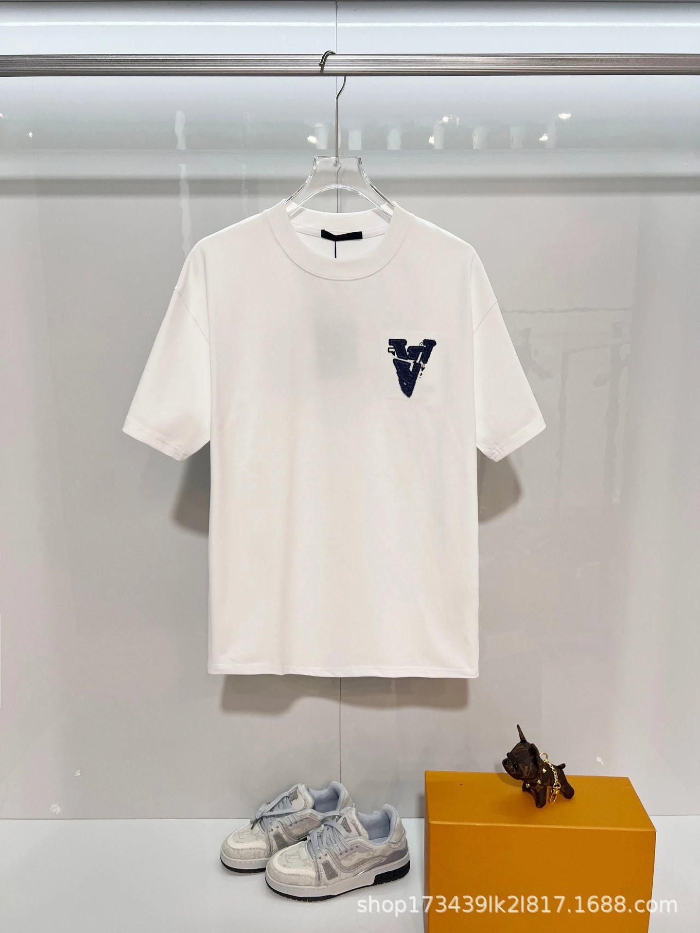 Design Embroidered Logo White T-Shirt - 13