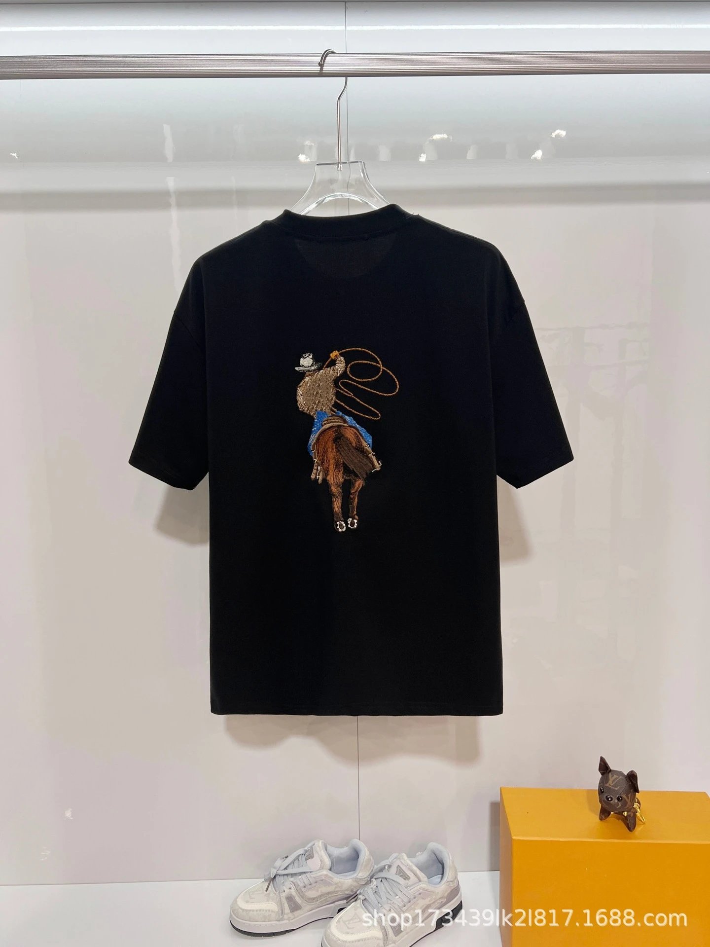 Valentino V Logo Embroidered Black T-Shirt - 8