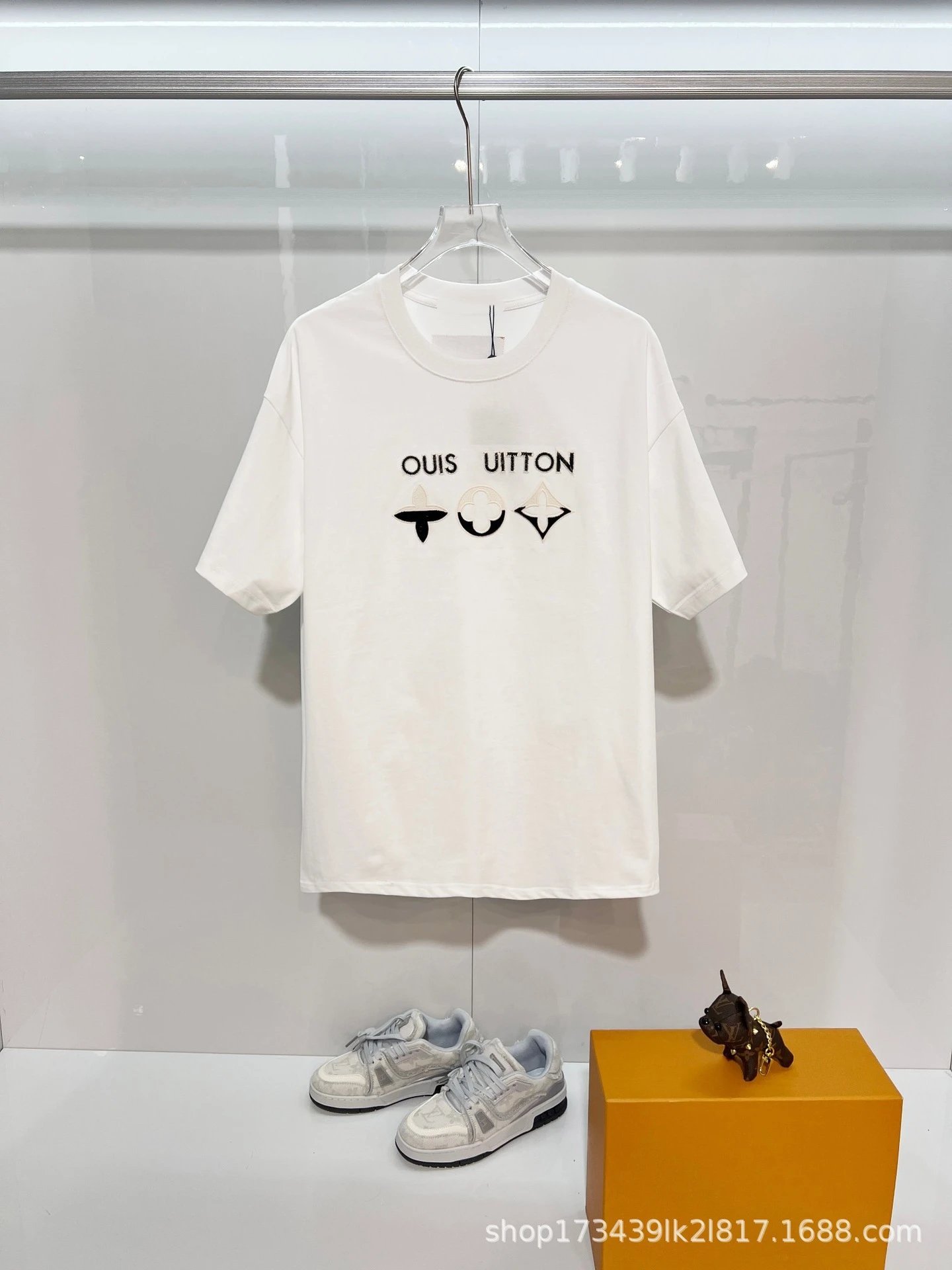 Design Embroidered Logo White T-Shirt - 25