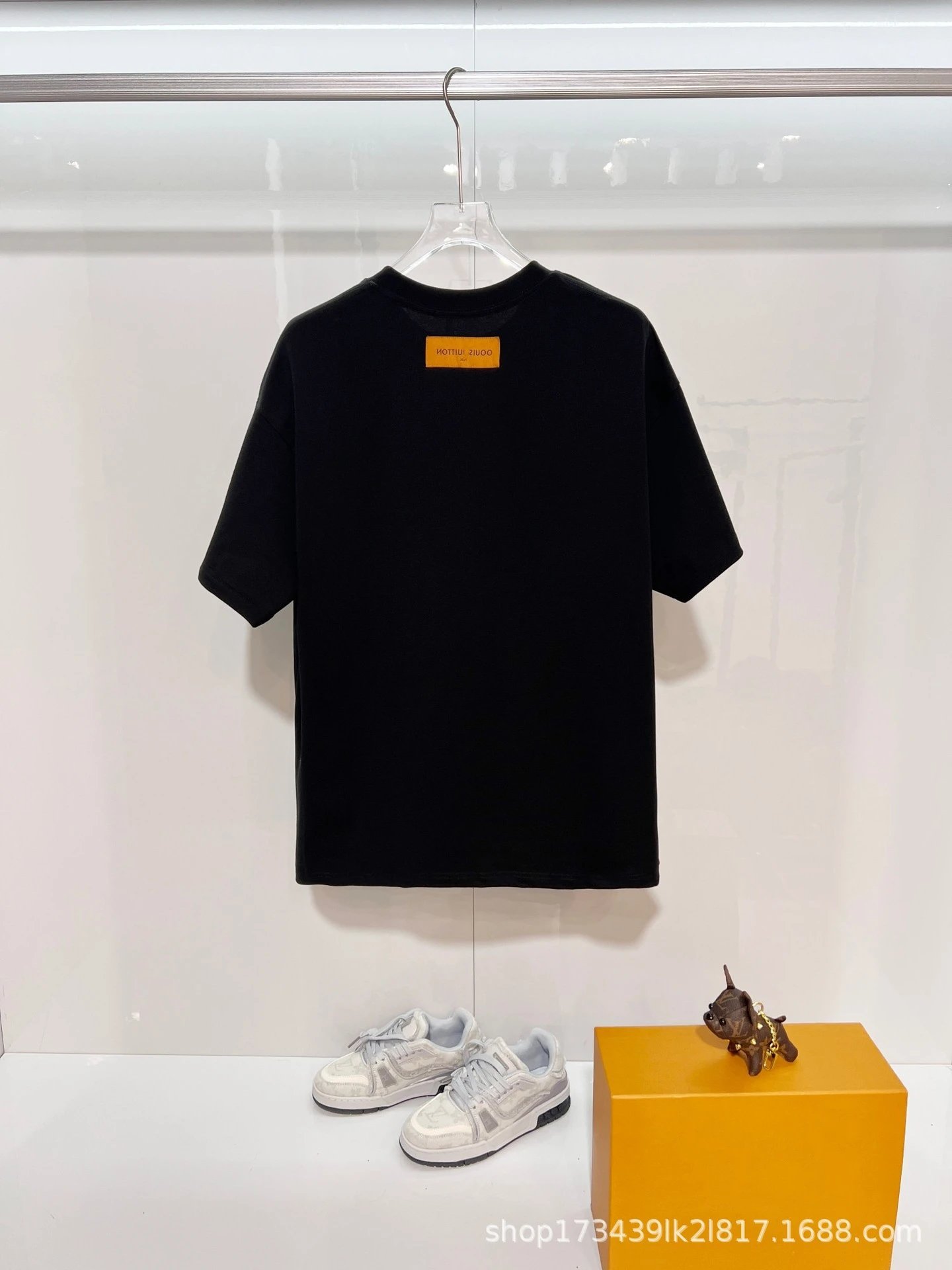 Design Embroidered Logo White T-Shirt - 28