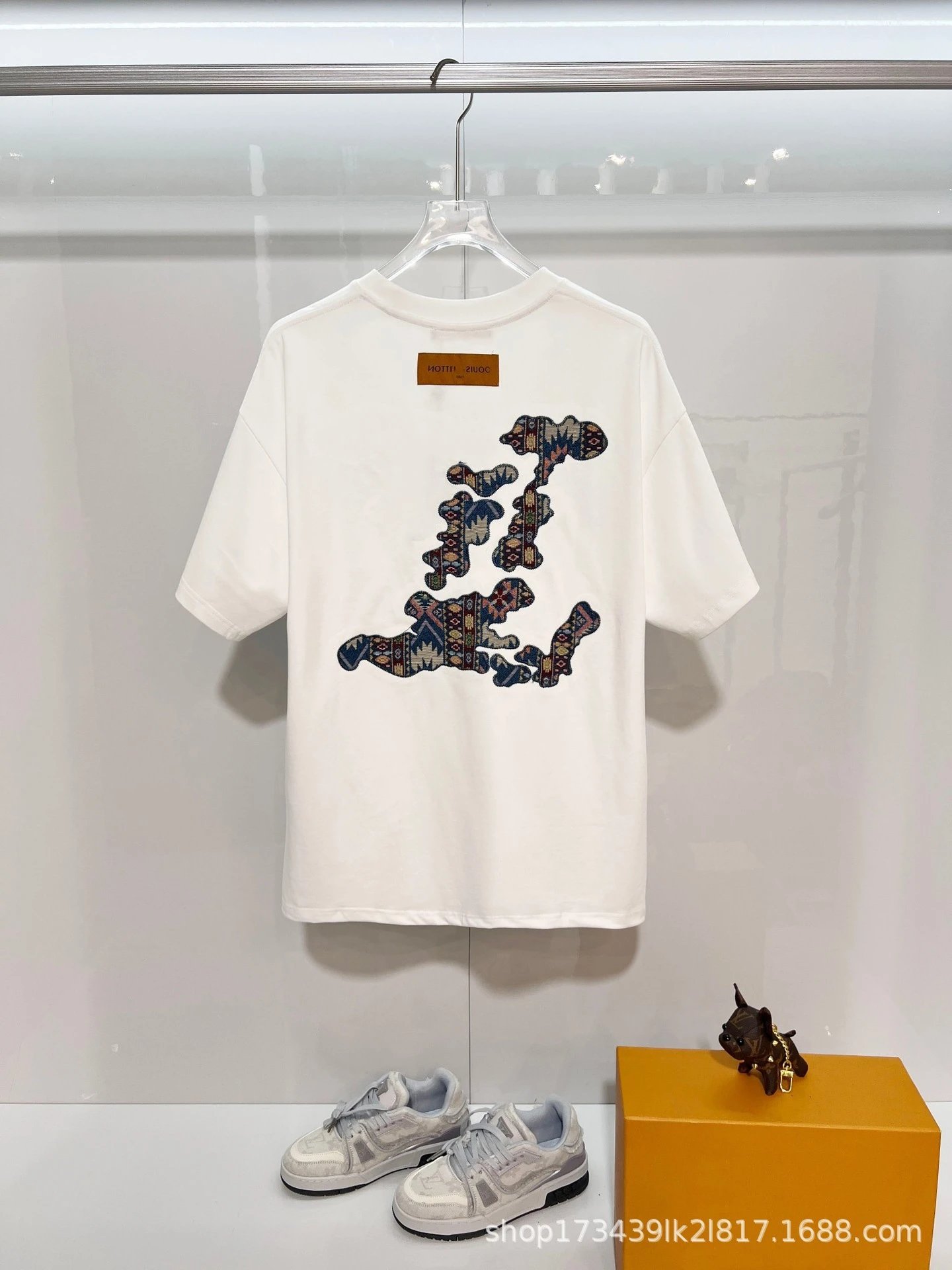 Design Embroidered Logo White T-Shirt - 18