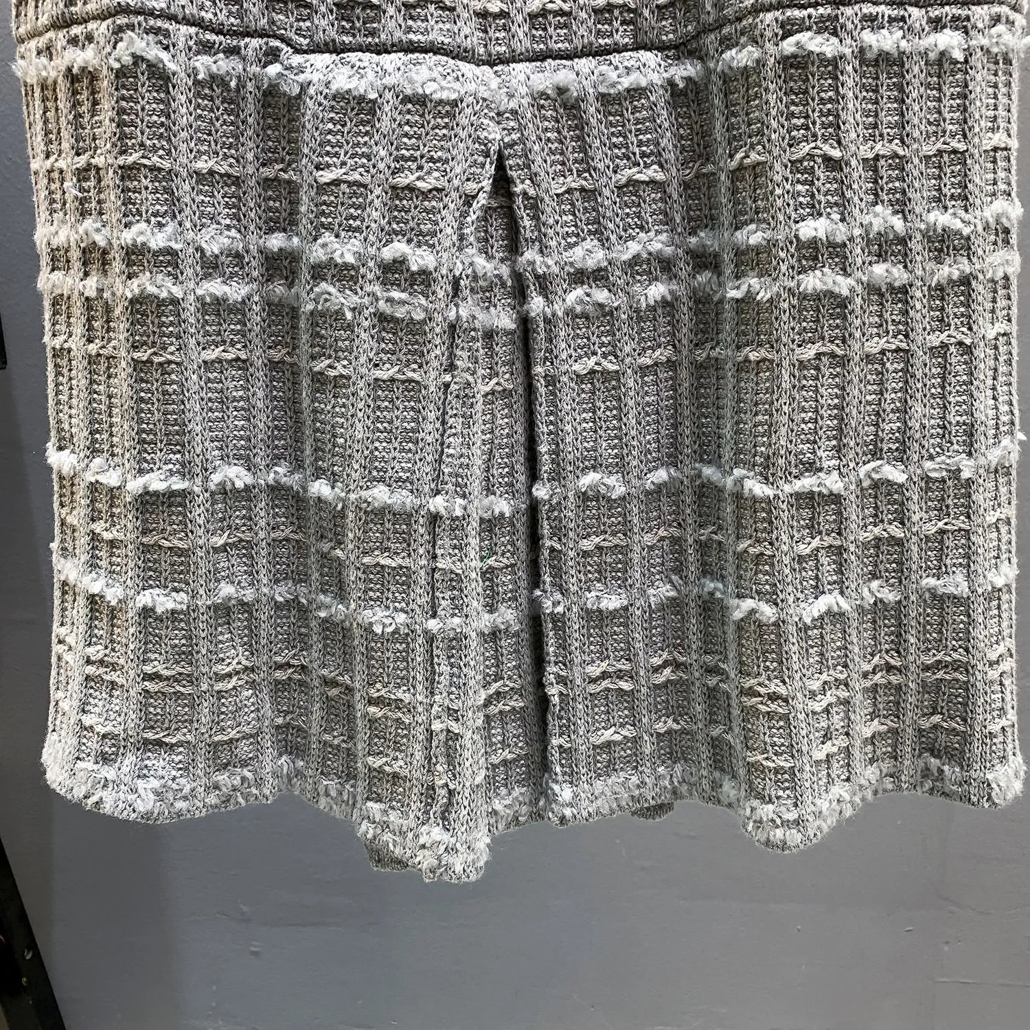 Chanel Tweed Collarless Sleeveless Dress in Gray-White - 12