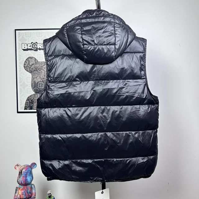 Moncler Multiple down-jacket designs shown product detail image 6