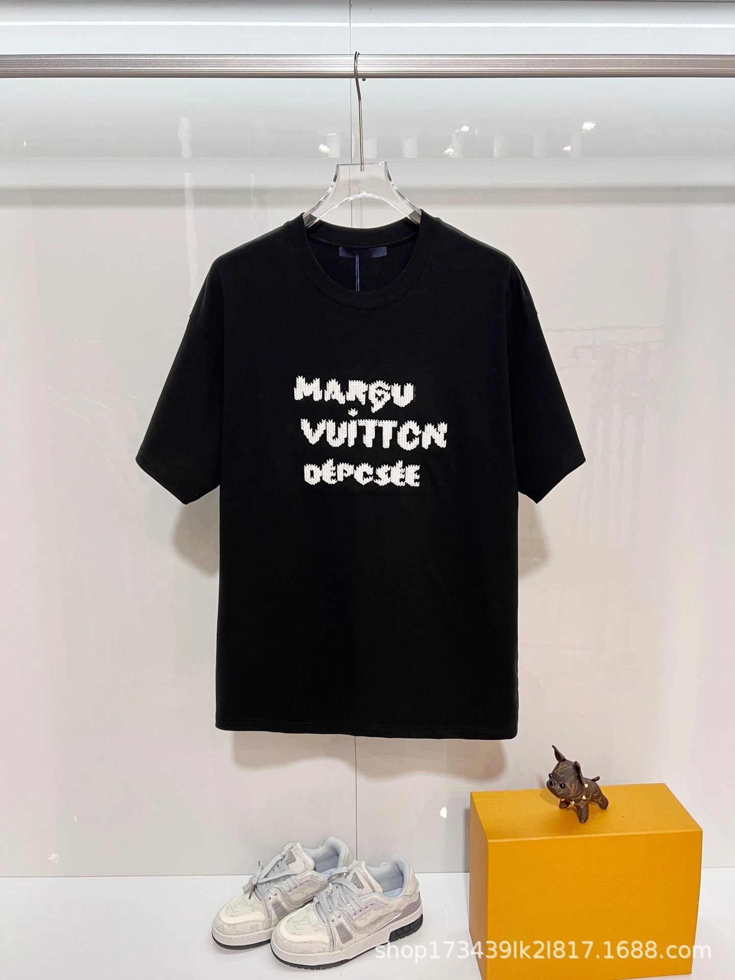 Design Embroidered Logo White T-Shirt - 33