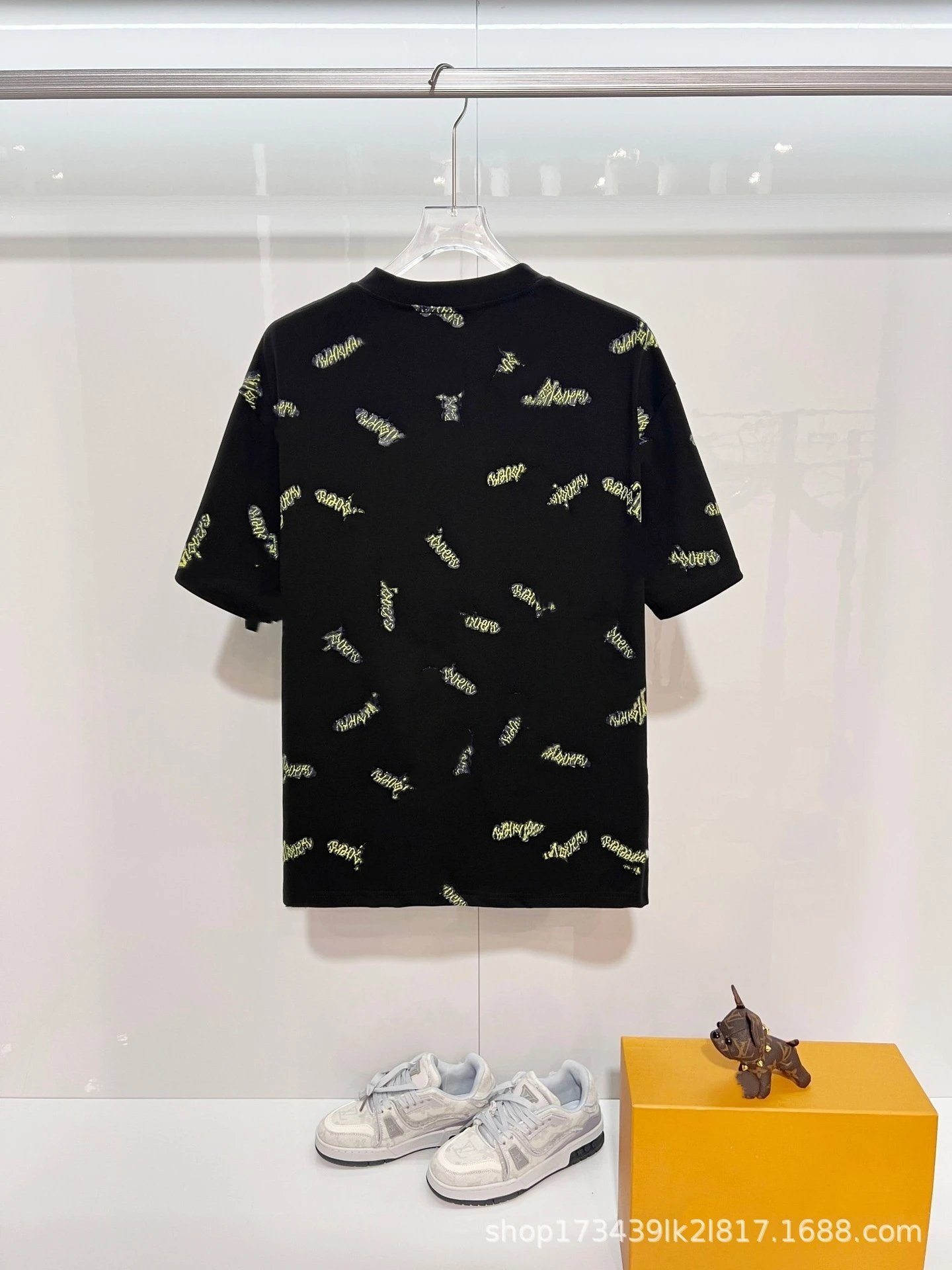 Design Embroidered Logo White T-Shirt - 37