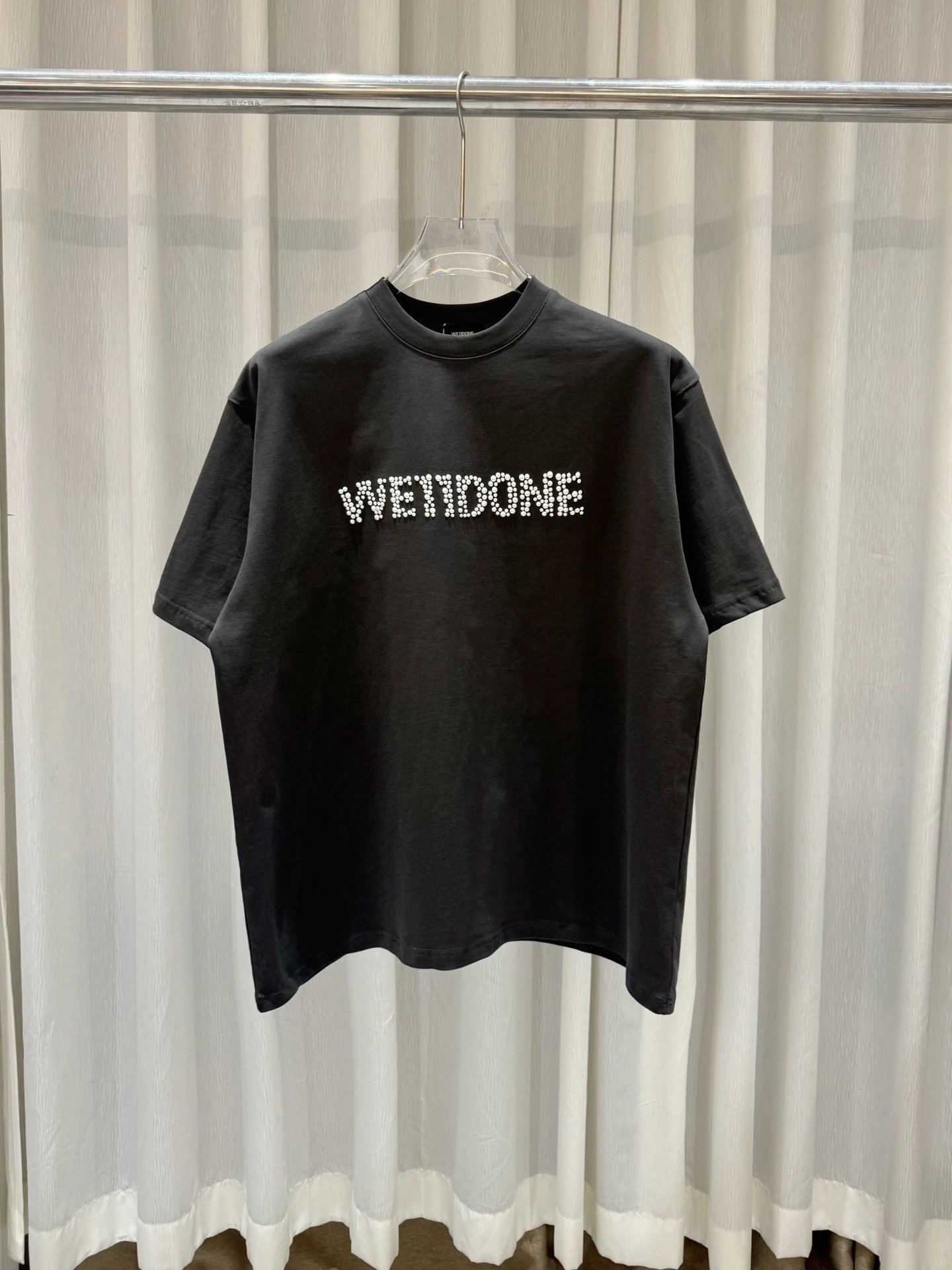 Design Wetdone Pearl-Embellished Logo Black T-Shirt T-Shirts - 5