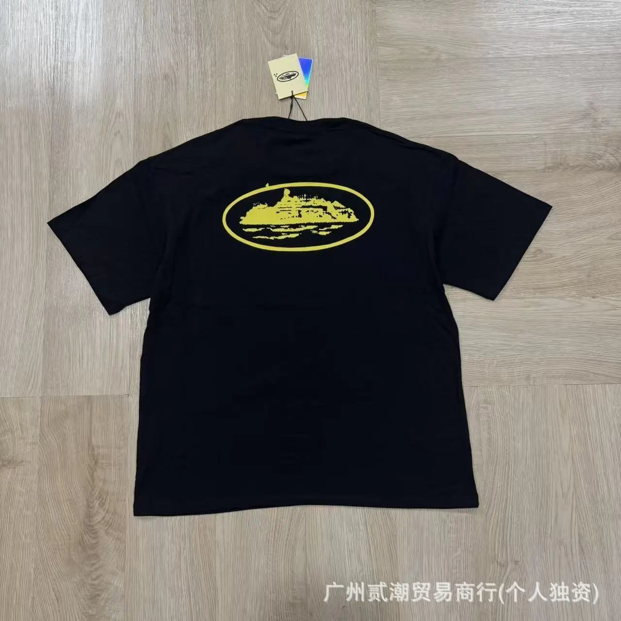 Design Oval Ship Graphic Black T-Shirt - 1