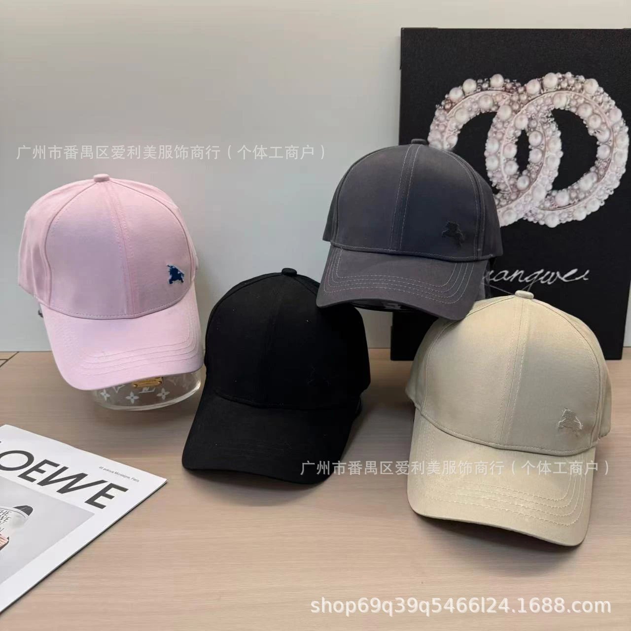 Design Embroidered Horse Motif Beige Baseball Cap - 3