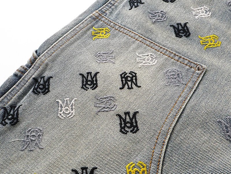 Design Floral Embroidered Flared Jeans Light Wash - 23