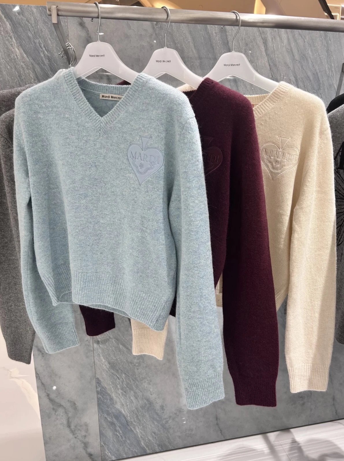 Mardi Mercredi Heart Embroidered V-Neck Sweater Gray - 10