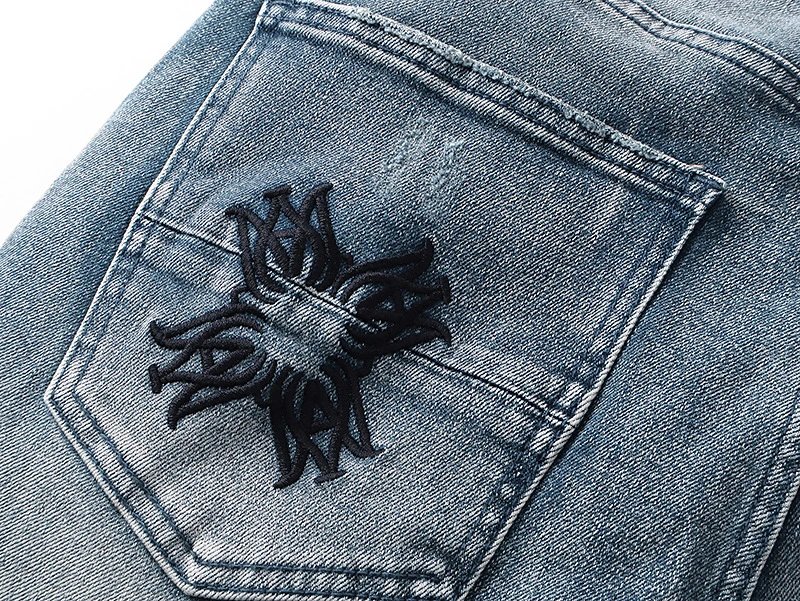 Design Floral Embroidered Flared Jeans Light Wash - 42