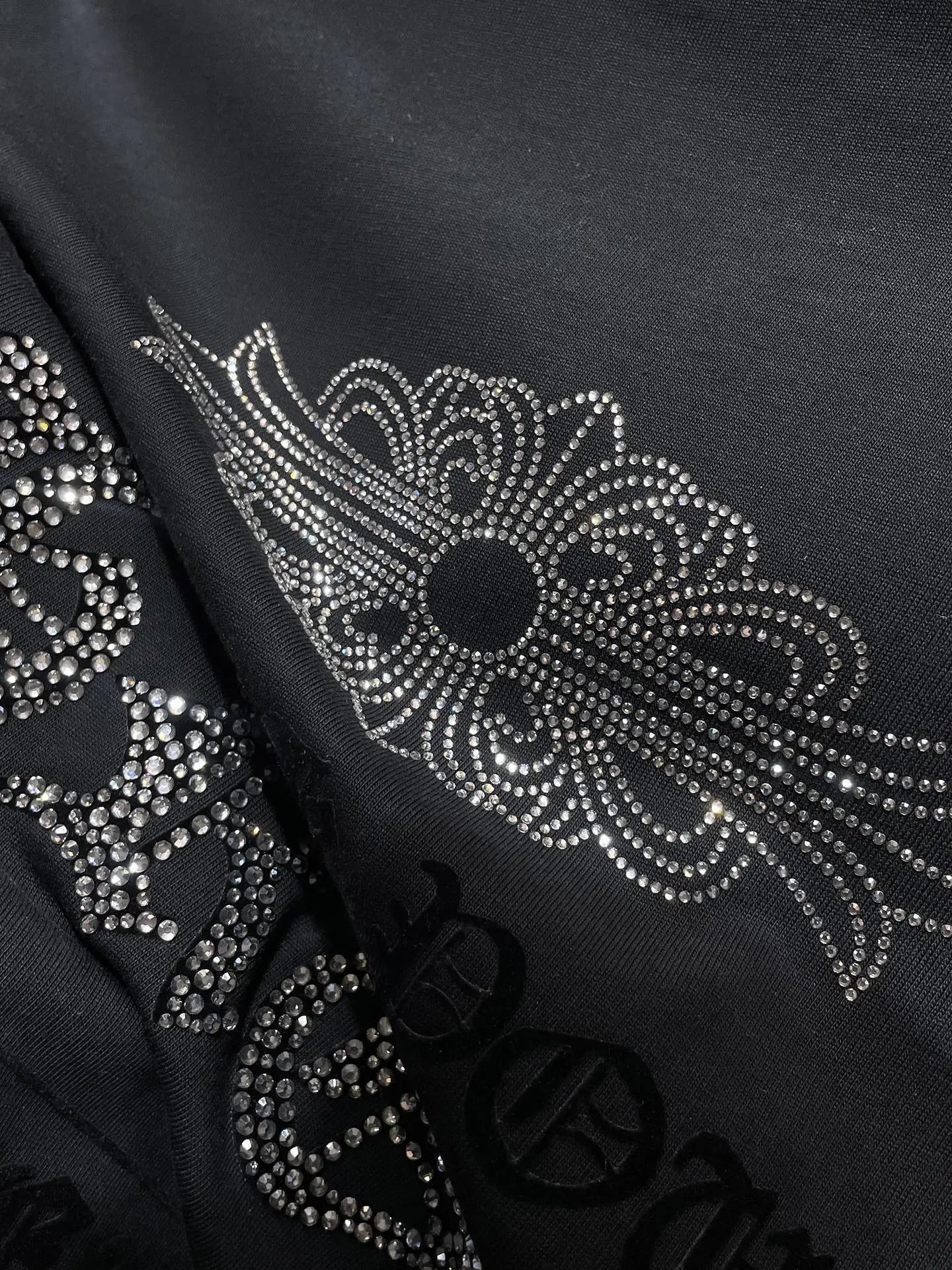 Chrome Hearts Embroidered Crest T-Shirt Black and White - 5