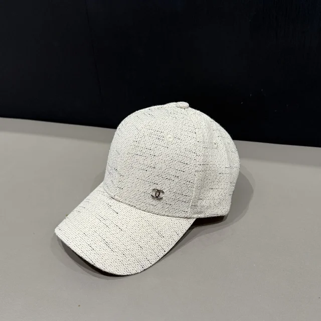 Miu Hats Distressed Logo Baseball Cap product detail image 2