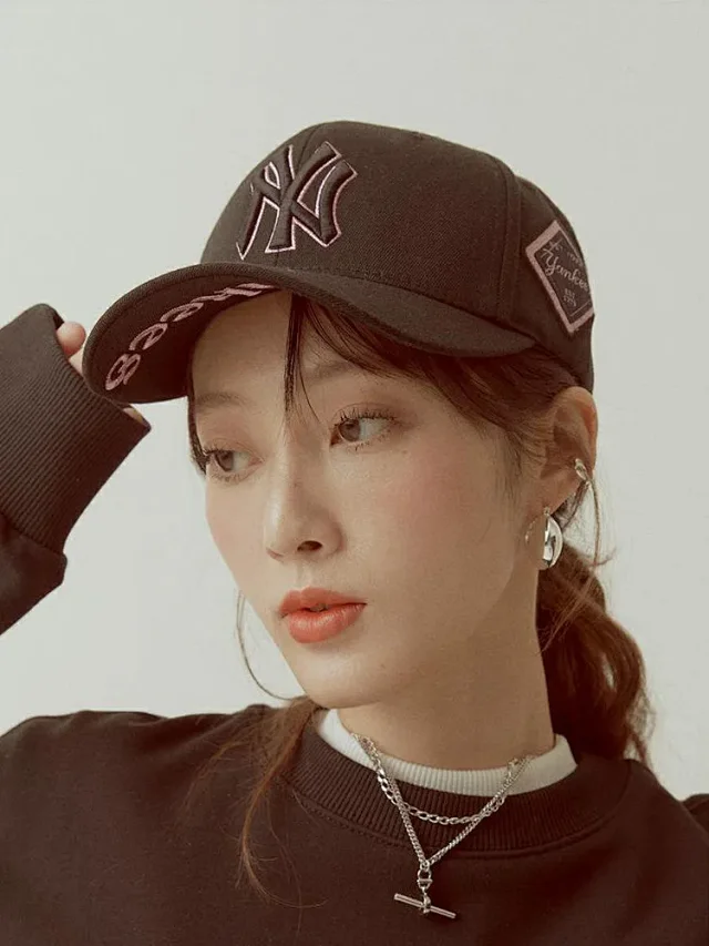 MLB Hats Adjustable curved-brim baseball cap with embroidered New York Yankees logo product detail image 15