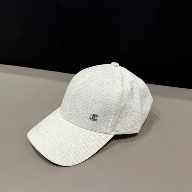 Miu Hats Distressed Logo Baseball Cap product detail image 3