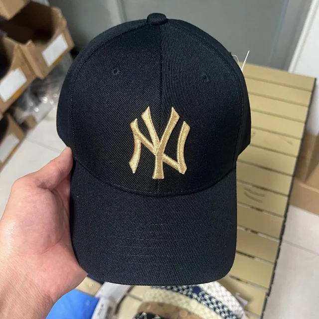MLB Hats Adjustable curved-brim baseball cap with embroidered New York Yankees logo product detail image 31