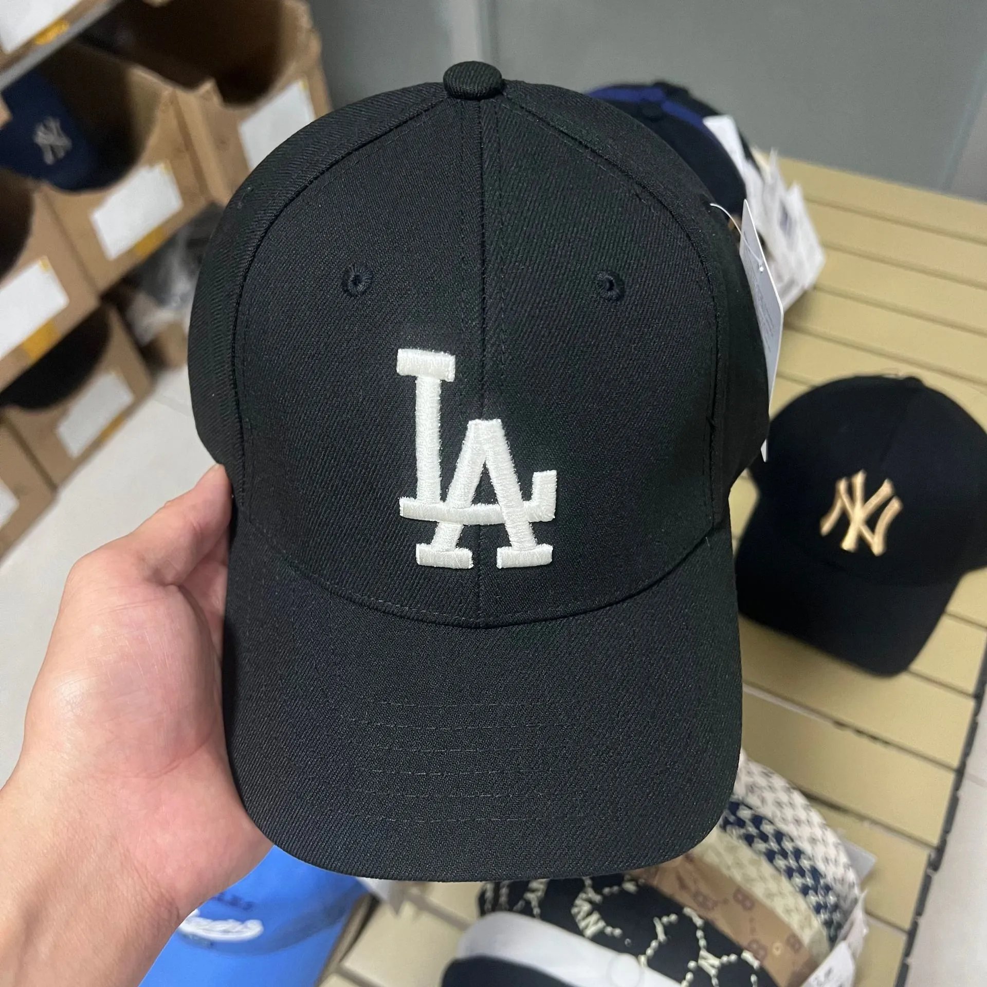 MLB New York Yankees Black Embroidered Baseball Cap - 33