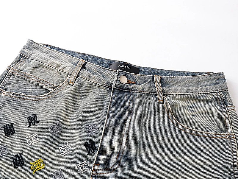 Design Floral Embroidered Flared Jeans Light Wash - 18
