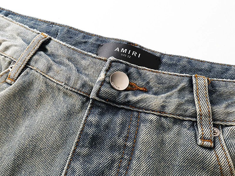 Design Floral Embroidered Flared Jeans Light Wash - 20