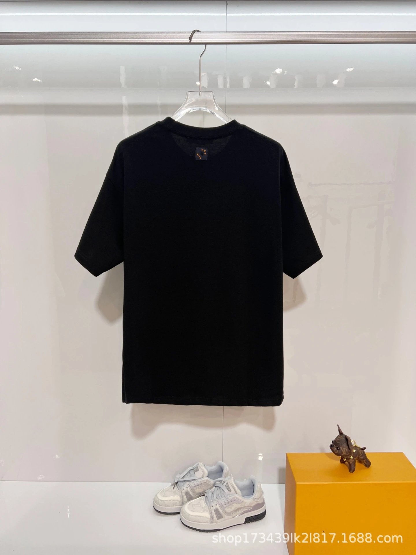 Design Embroidered Logo White T-Shirt - 11