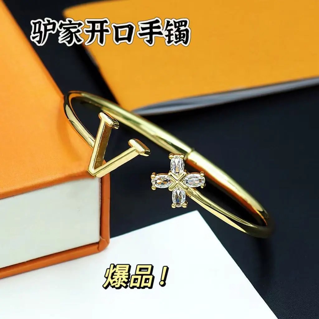 Design V-Shape Floral Cuff Bracelet Gold Jewelry - 2