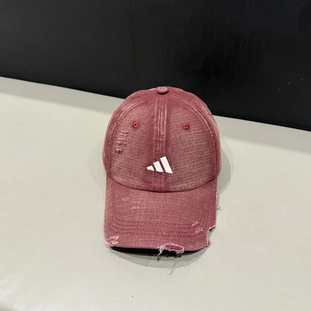 Miu Hats Distressed Logo Baseball Cap product detail image 19