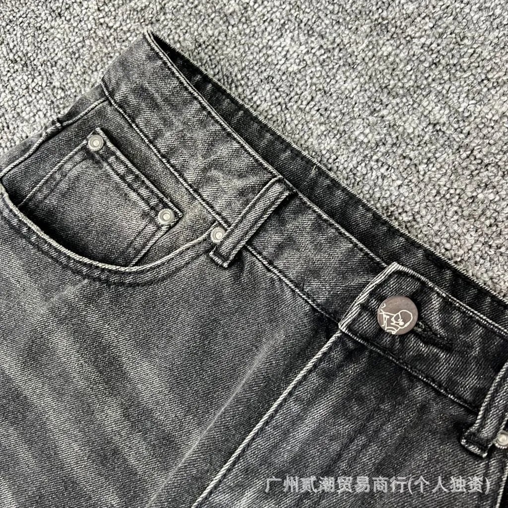Design SCHYBE Embroidered Bear Motif Light Wash Jeans - 11
