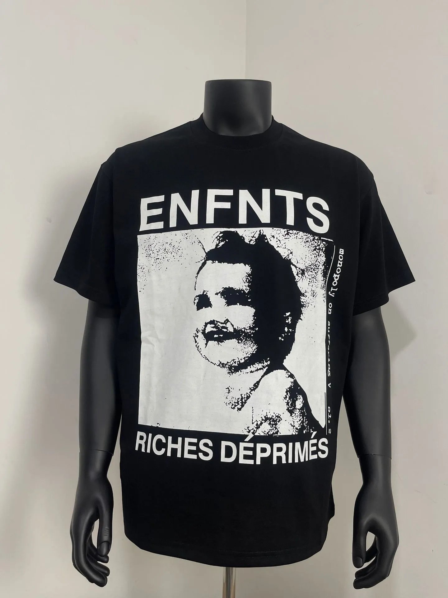 Design Ideology Material T-Shirt Black - 16