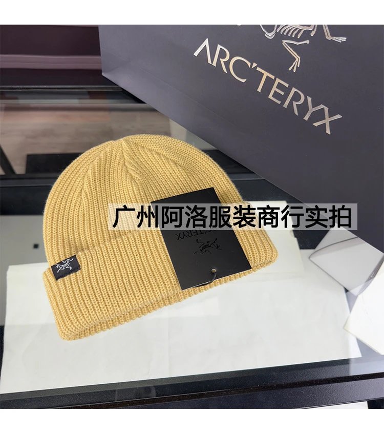 Arc'teryx Standard Beanie Gray Knit Hat - 9