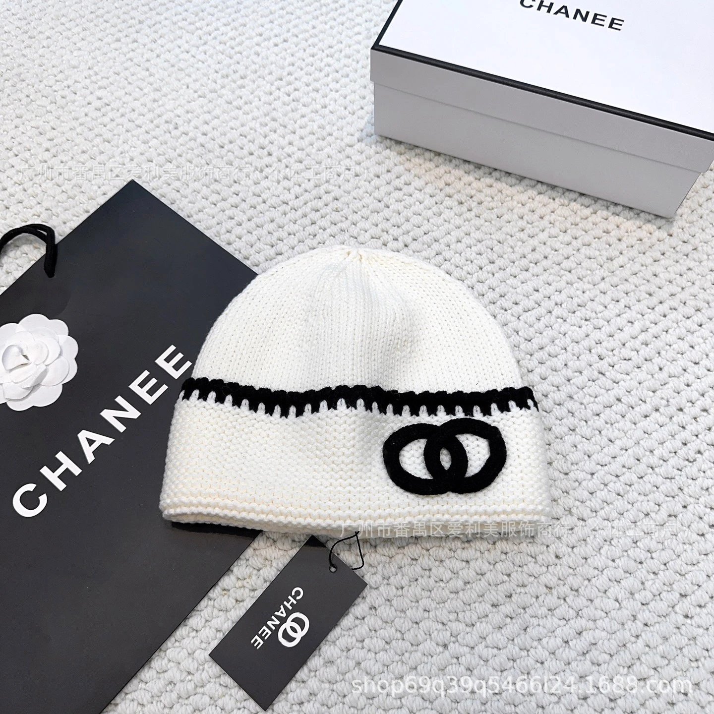 Chanel CC Logo Knit Beanie Black and White - 4