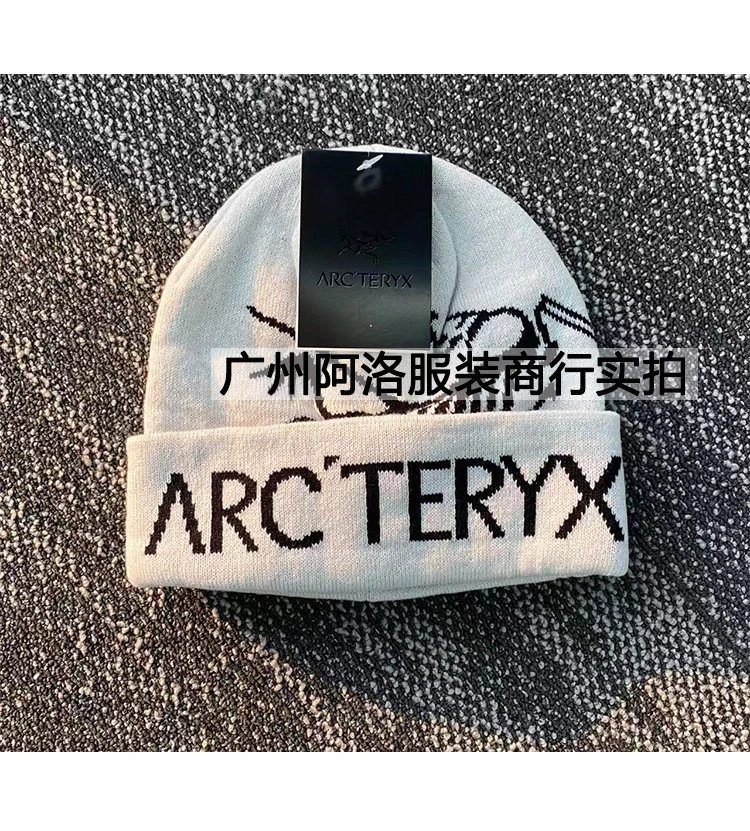 Arc'teryx Logo Beanie Black - 7