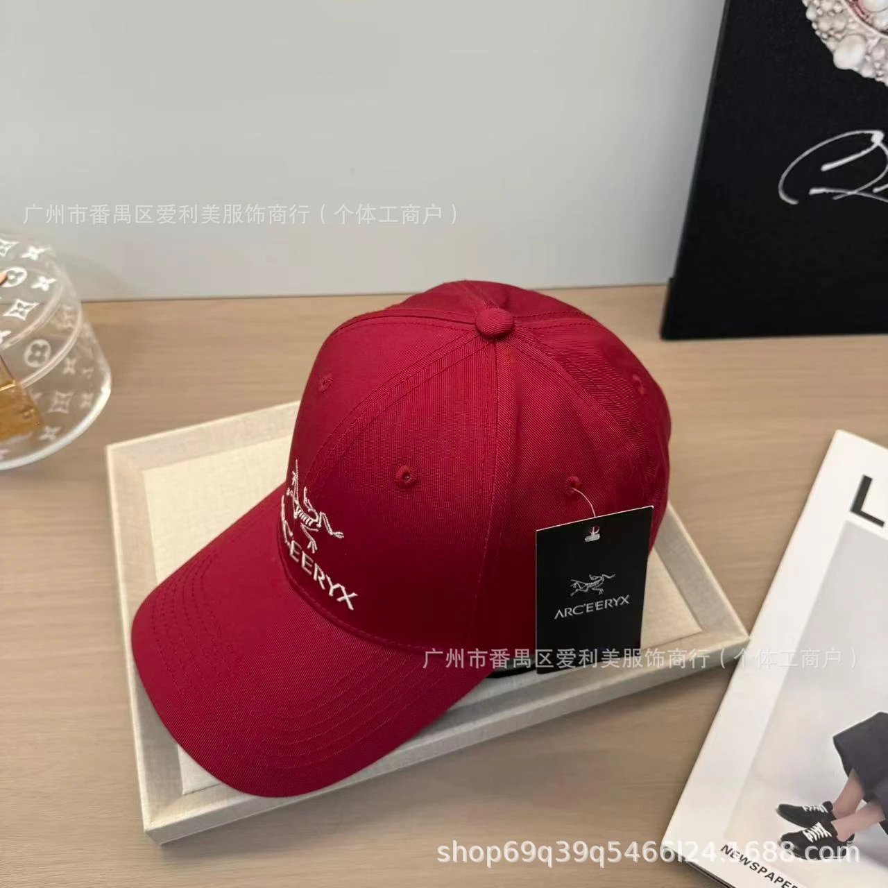 Unbranded Hats Embroidered baseball cap with curved brim image 2