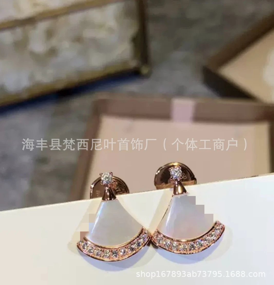 Design Fan-Shaped Mother-of-Pearl Earrings with Gold Plating and Cubic Zirconia Jewelry - 6