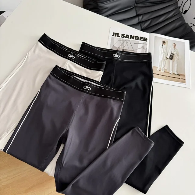 Alo Yoga Trousers High-Waisted Side-Stripe Leggings product detail image 4