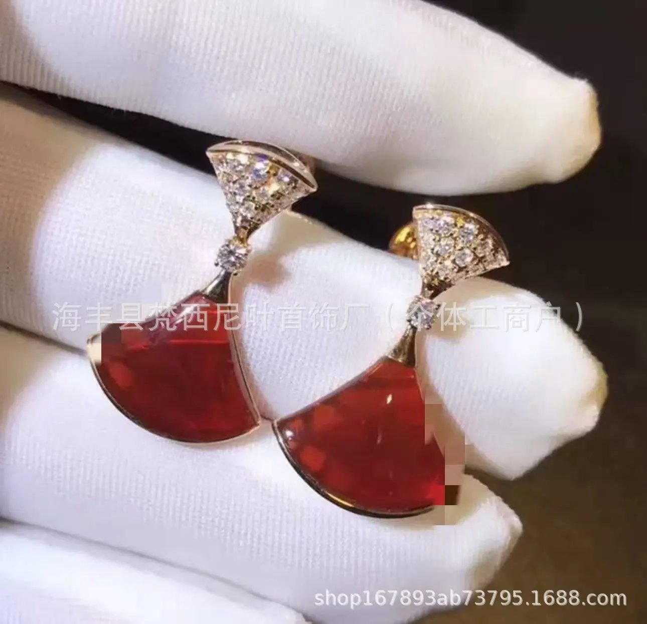 Design Fan-Shaped Mother-of-Pearl Earrings with Gold Plating and Cubic Zirconia Jewelry - 10