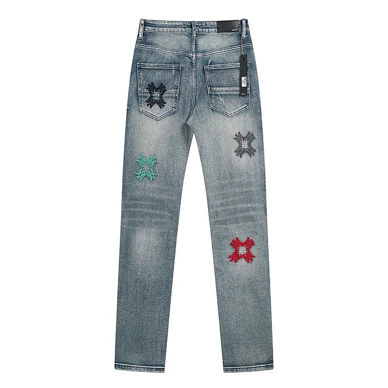 Design Floral Embroidered Flared Jeans Light Wash - 30