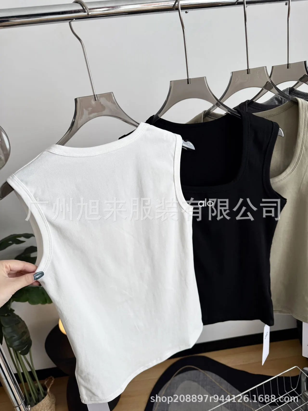Alo Yoga Essential Ribbed Tank Top Olive Green Vest-Top - 4