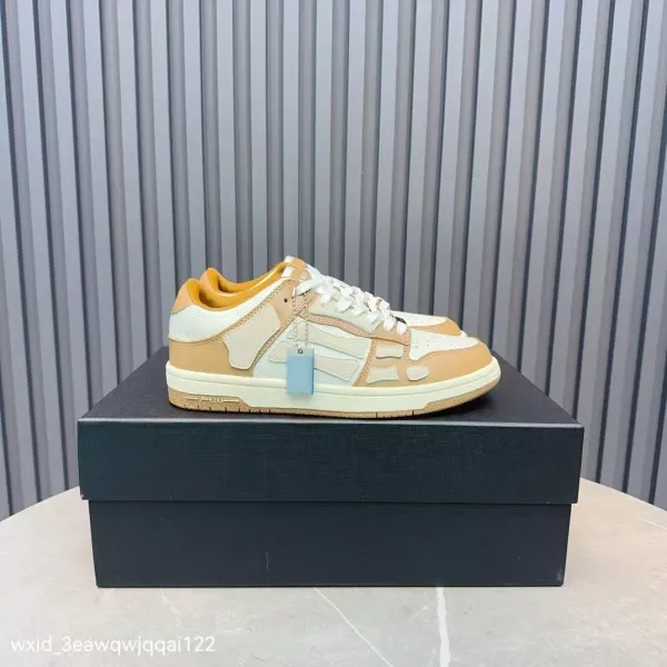 Maison Margiela Tabi Low Beige and White Sneakers - 1
