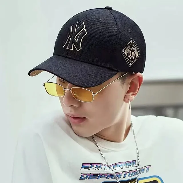 MLB Hats Adjustable curved-brim baseball cap with embroidered New York Yankees logo product detail image 16
