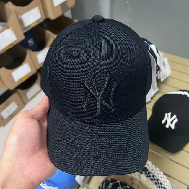 MLB Hats Adjustable curved-brim baseball cap with embroidered New York Yankees logo product detail image 34
