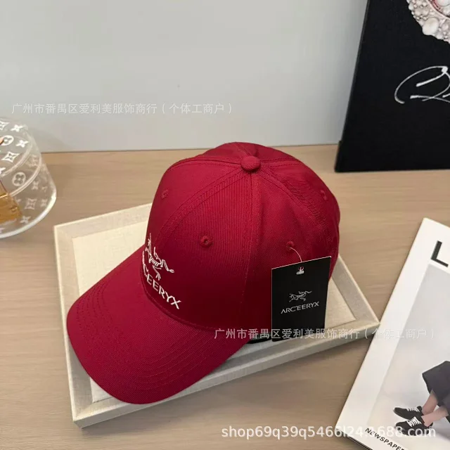 Unbranded Hats Embroidered baseball cap with curved brim product detail image 4