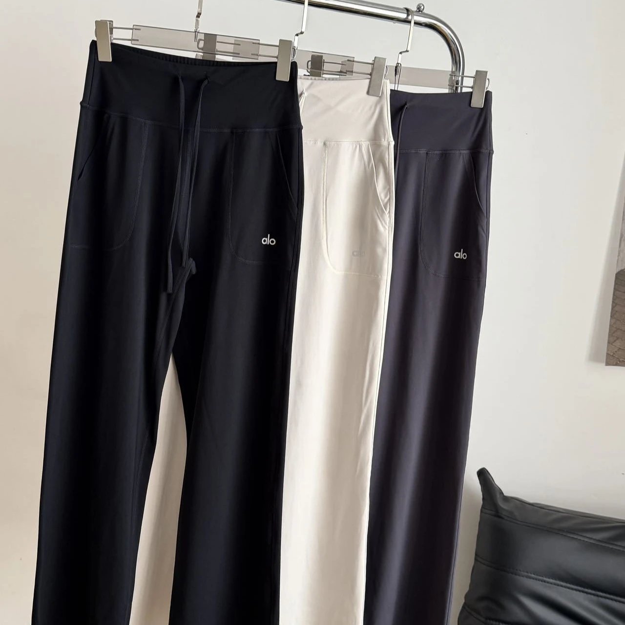 Design Wide-Leg Satin Lounge Pants Beige - 3