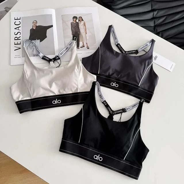 Alo Yoga Underwear Women's racerback sports bra with contrast piping product detail image 4